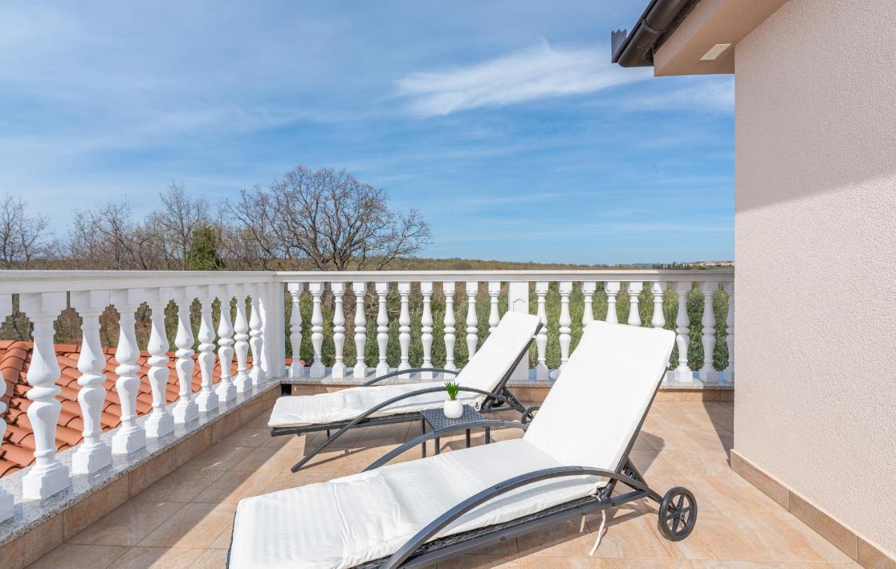 Villa Buroli With Pool, Sauna And Jacuzzi Εξωτερικό φωτογραφία