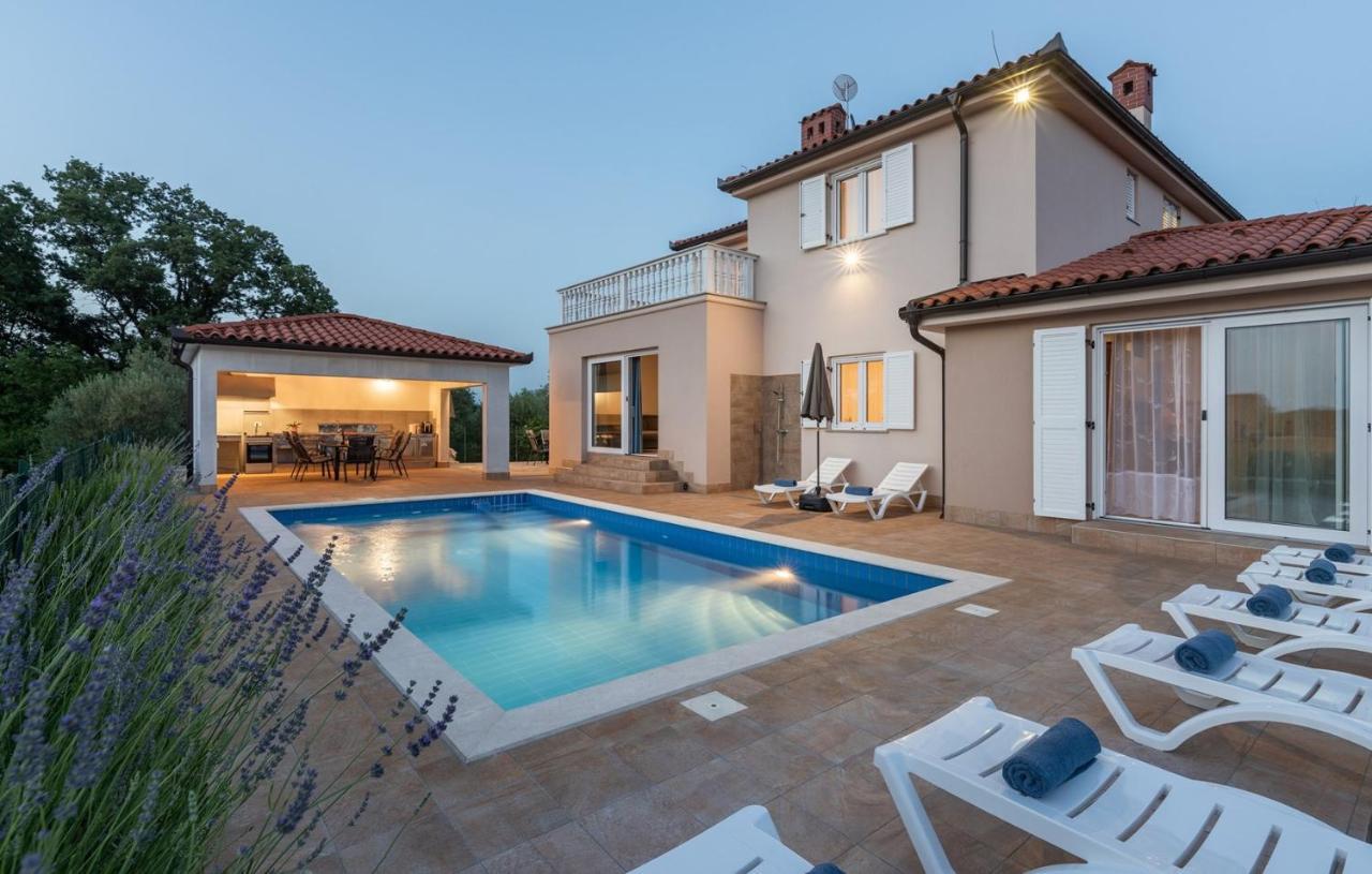 Villa Buroli With Pool, Sauna And Jacuzzi Εξωτερικό φωτογραφία
