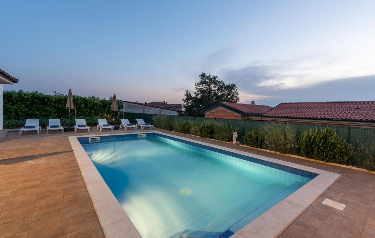 Villa Buroli With Pool, Sauna And Jacuzzi Εξωτερικό φωτογραφία