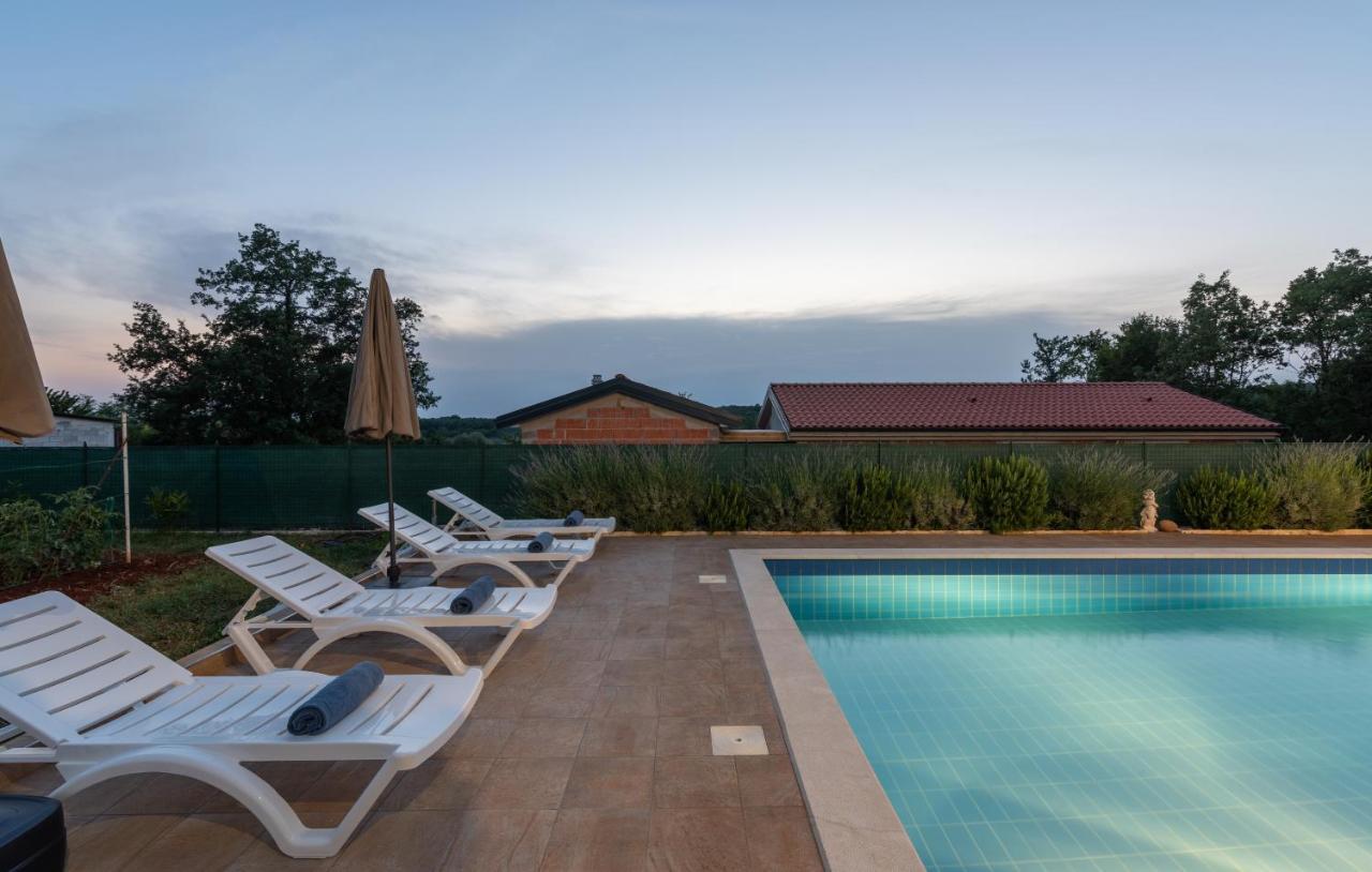 Villa Buroli With Pool, Sauna And Jacuzzi Εξωτερικό φωτογραφία