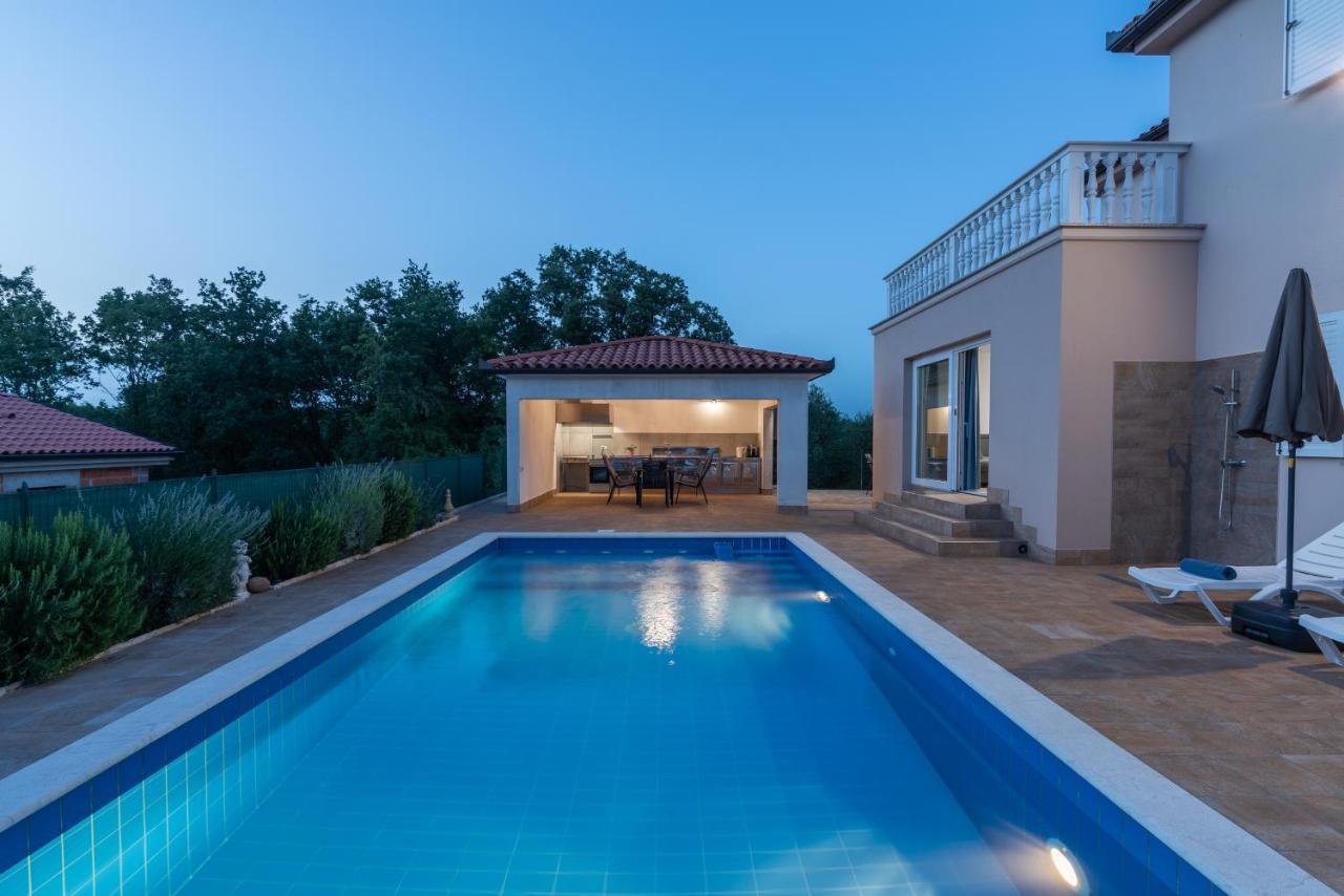 Villa Buroli With Pool, Sauna And Jacuzzi Εξωτερικό φωτογραφία