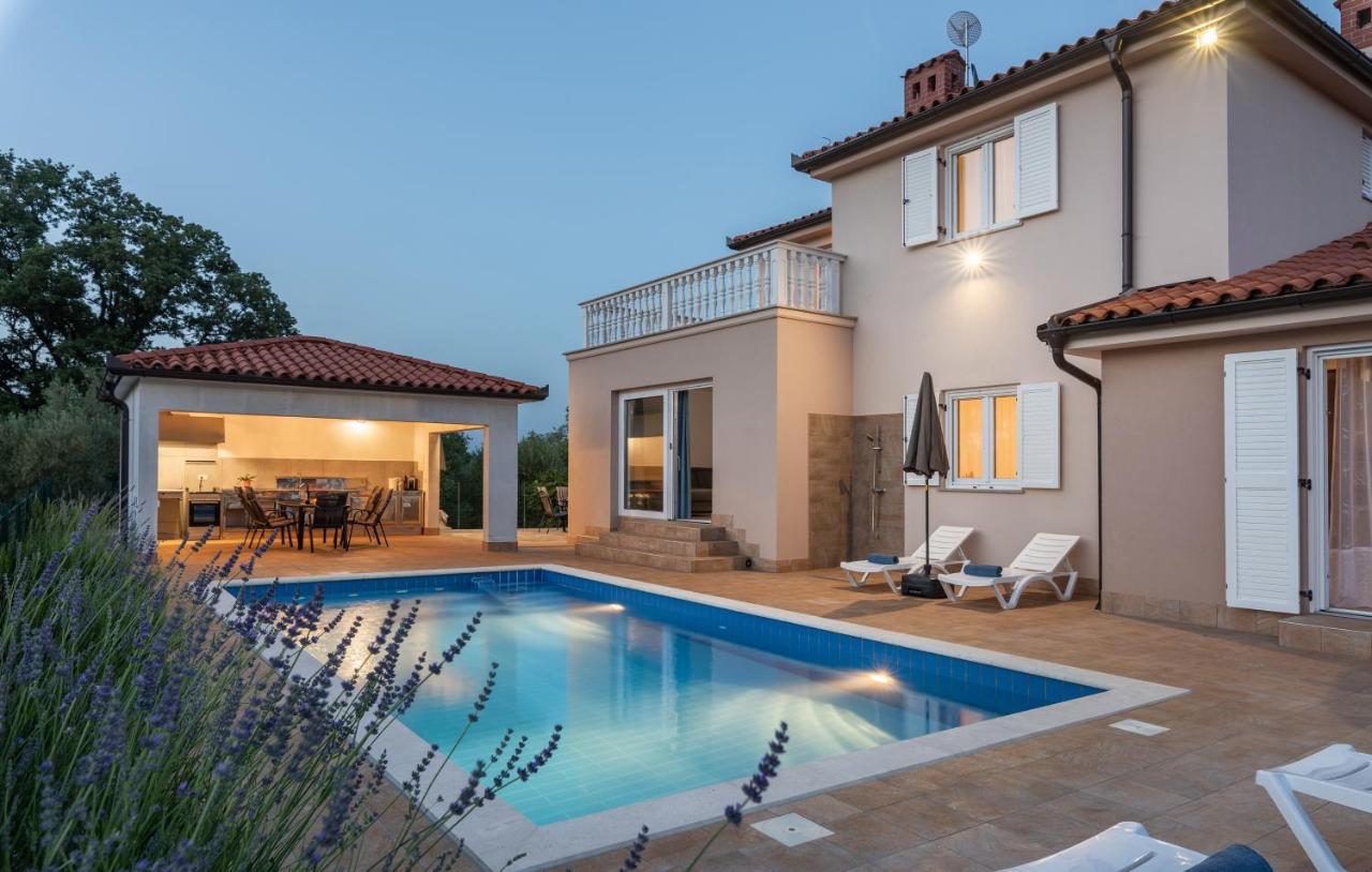 Villa Buroli With Pool, Sauna And Jacuzzi Εξωτερικό φωτογραφία