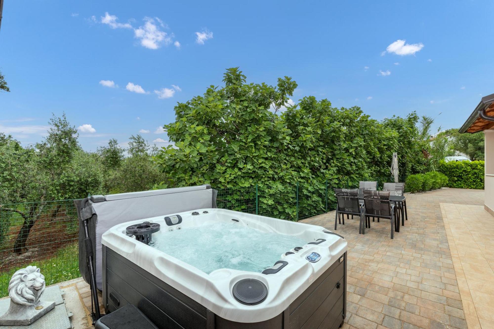 Villa Buroli With Pool, Sauna And Jacuzzi Εξωτερικό φωτογραφία