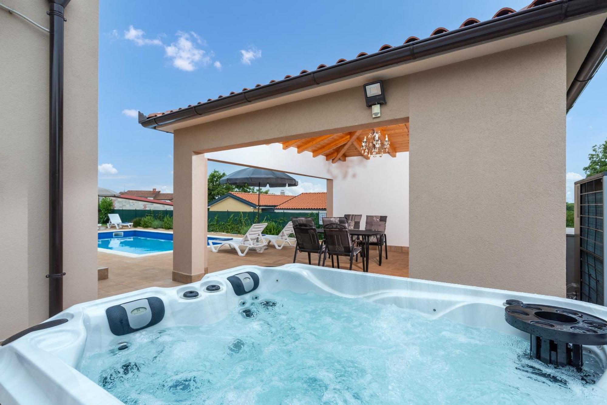 Villa Buroli With Pool, Sauna And Jacuzzi Εξωτερικό φωτογραφία