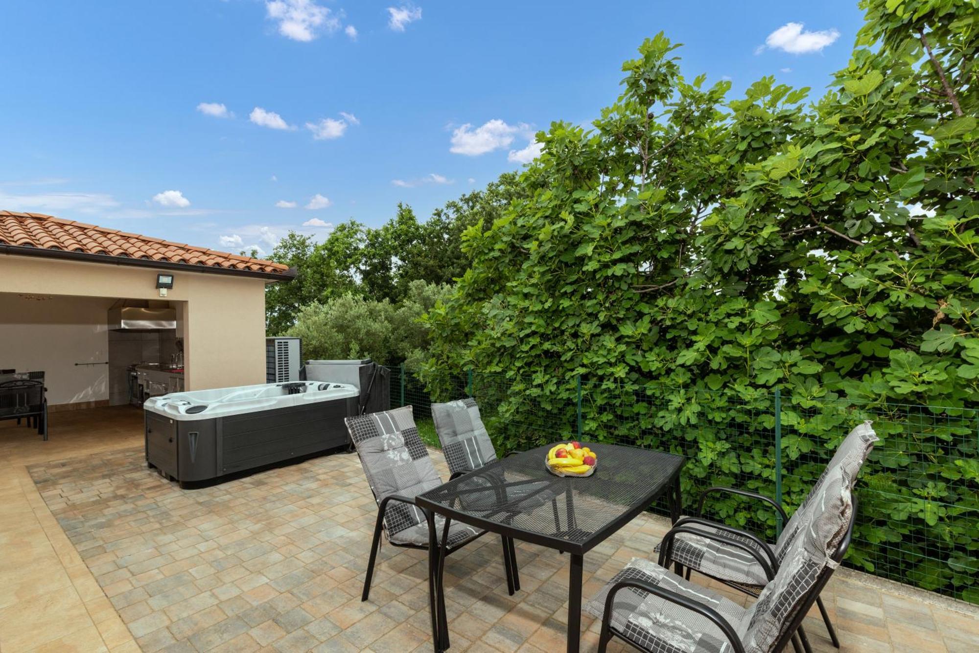 Villa Buroli With Pool, Sauna And Jacuzzi Εξωτερικό φωτογραφία